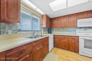 300 S Sykes Creek Pkwy, Merritt Island, FL 32952, Sold 04/08/22