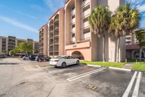 5201 NW 7th St, Miami, FL 33126, Sold 06/10/22