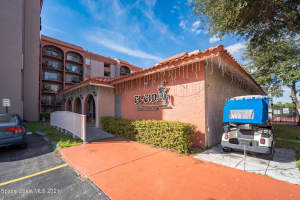 5201 NW 7th St, Miami, FL 33126, Sold 06/10/22