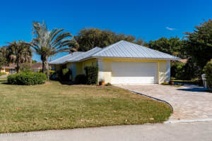 685 Glenview Terrace, Vero Beach, FL 32962, Sold 03/08/22