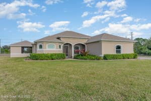 4810 Tiverton Ct, Melbourne, FL 32934, Sold 05/20/22