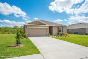 325 Guinevere Dr SW, Melbourne, FL 32908, Sold 06/06/22