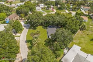 725 Bonnie Cir, Melbourne, FL 32901, Sold 10/07/22