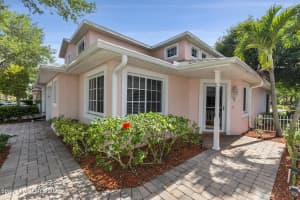 2461 Hemingway Ln, Merritt Island, FL 32953, Sold 08/25/22