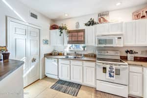 160 S Shepard Dr, Cocoa Beach, FL 32931, Sold 08/15/22