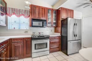5040 Park Lake Dr, Melbourne, FL 32901, Sold 10/07/22