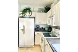 160 S Shepard Dr, Cocoa Beach, FL 32931, Sold 10/03/22