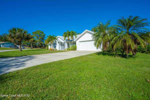 1127 Treebark Avenue, Palm Bay, FL 32905 Sold 01/23/23