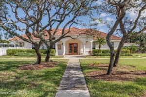 385 Newport Drive, Indialantic, FL 32903 Sold 05/23/23