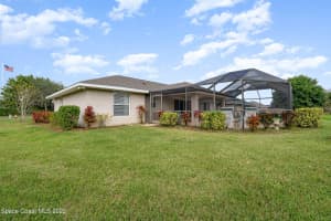 3223 Forest Creek Drive, Melbourne, FL 32901 Sold 02/17/23