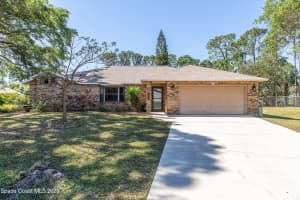 998 Big Horn Cir NW, Palm Bay, FL 32907, Sold 04/13/23