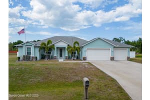 381 Narragansett Street, Palm Bay, FL 32907 Sold 06/01/23
