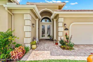 460 Wingate SW, Vero Beach, FL 32968 Sold 10/12/23