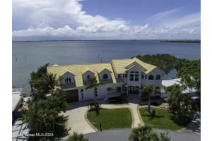 21 Point Drive, Cocoa Beach, FL 32931 Sold 12/22/23