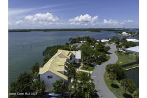 21 Point Drive, Cocoa Beach, FL 32931 Sold 12/22/23
