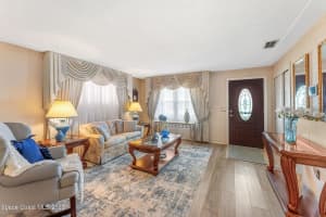 811 Juniper Lane, Melbourne, FL 32901 Sold 10/13/23