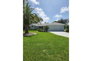 982 Somerset Lane, Melbourne, FL 32940 Sold 09/19/23