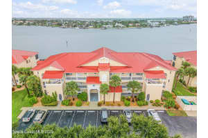 442 Bouchelle Drive, New Smyrna Beach, FL 32169 Sold 04/17/24