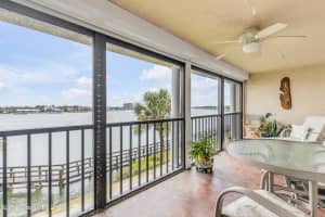 442 Bouchelle Drive, New Smyrna Beach, FL 32169 Sold 04/17/24