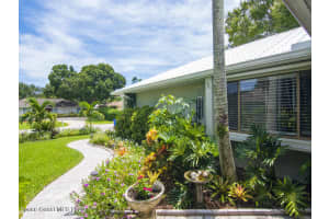 499 10th Court, Vero Beach, FL 32962 Sold 12/29/23