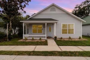 3848 Town Square Boulevard, Melbourne, FL 32901 Sold 12/22/23