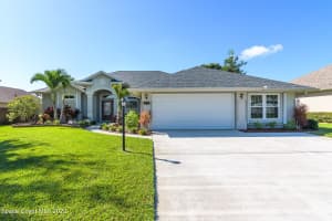 6147 Arlington Circle, Melbourne, FL 32940 Sold 02/01/24