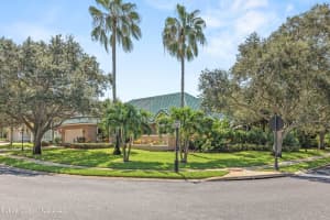 305 Newport Drive, Indialantic, FL 32903 Sold 12/22/23