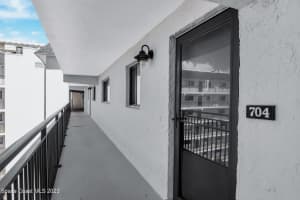 650 Atlantic Avenue, Cocoa Beach, FL 32931 Sold 11/15/23