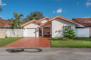 18827 NW 83rd Pl, Hialeah, FL 33015, Sold 02/24/16