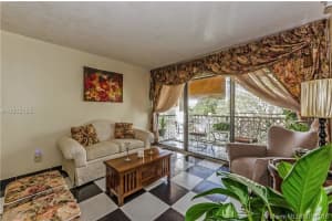 8893 Fontainebleau Blvd, Miami, FL 33172, Sold 06/29/16