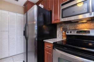 6955 Crown Gate Pl, Miami Lakes, FL 33014, Sold 06/28/16