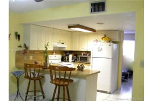 204 SW 10th St, Miami, FL 33130, Sold 01/28/16