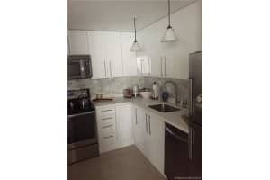 3375 N Country Club Dr, Miami, FL 33180, Sold 01/30/17