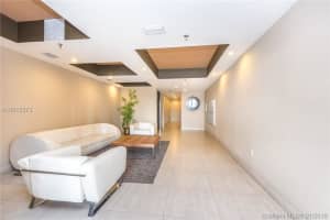 2924 Collins Ave, Miami Beach, FL 33140, Sold 05/04/16