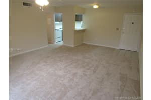 9459 SW 76th St APT R7, Miami, FL 33173, Sold 06/09/16