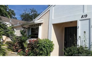 819 NE 214th Ln, Miami, FL 33179, Sold 08/31/16