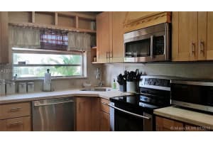 819 NE 214th Ln, Miami, FL 33179, Sold 08/31/16