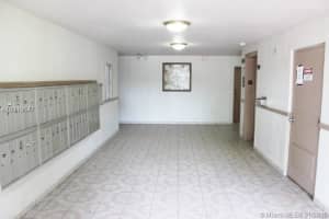 8421 NW 8th St, Miami, FL 33126, Sold 03/22/16