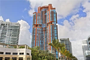 300 South Pointe Dr, Miami Beach, FL 33139, Sold 06/01/17