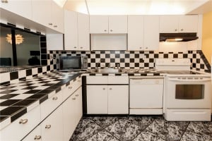 7928 West Dr, North Bay Village, FL 33141, Sold 08/16/16