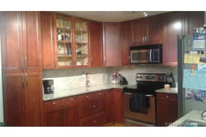 9907 NW 9th St Cir, Miami, FL 33172, Sold 05/12/16