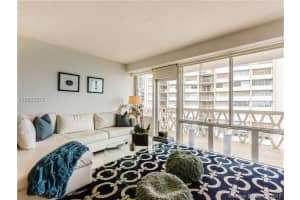 1430 Brickell Bay Dr, Miami, FL 33131, Sold 03/29/16