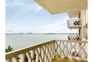 1430 Brickell Bay Dr, Miami, FL 33131, Sold 03/29/16