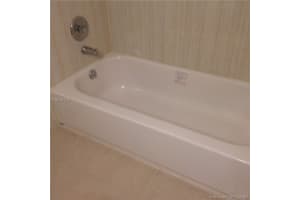 4235 N University Dr, Sunrise, FL 33351, Sold 08/15/16