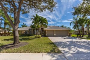 4090 SW 106th Terrace, Davie, FL 33328, Sold 03/24/16