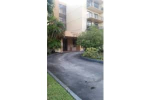 1820 W 53rd St, Hialeah, FL 33012, Sold 03/22/16