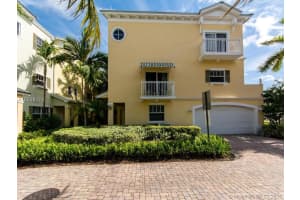 713 SE 16th St, Fort Lauderdale, FL 33316, Sold 03/21/16