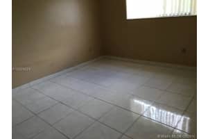 8517 NW 7th St, Miami, FL 33126, Sold 04/01/16