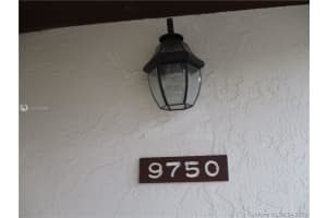 9750 NW 4th Ln, Miami, FL 33172, Sold 06/02/16