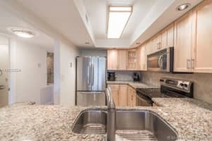 1020 Meridian Ave, Miami Beach, FL 33139, Sold 06/01/16